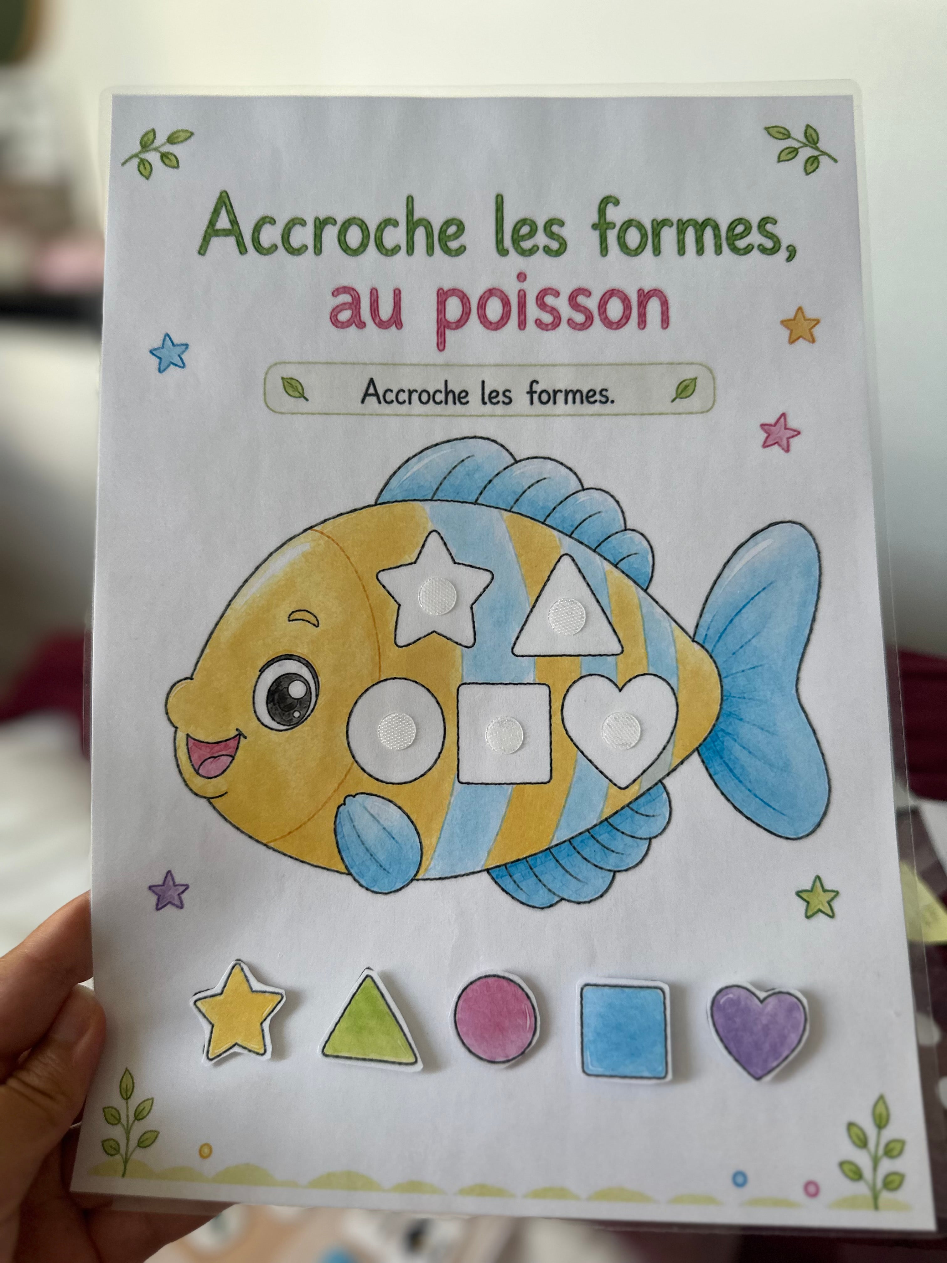 Accroche les formes au poisson 🐠
